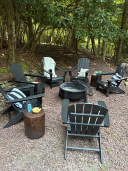 Hot Tub-Ping Pong-Fire Pit-Roku TVs-King Beds